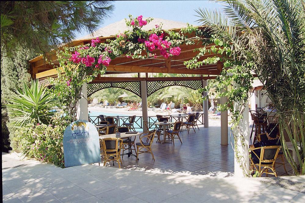 Meltemi Village Hotel Перисса Ресторан фото